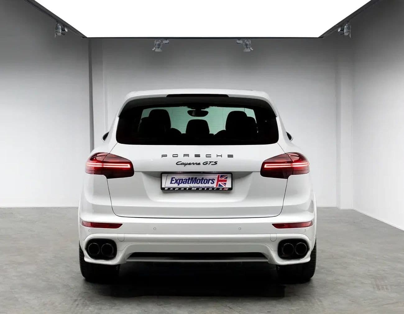 2016 Porsche Cayenne GTS thumbnail 4