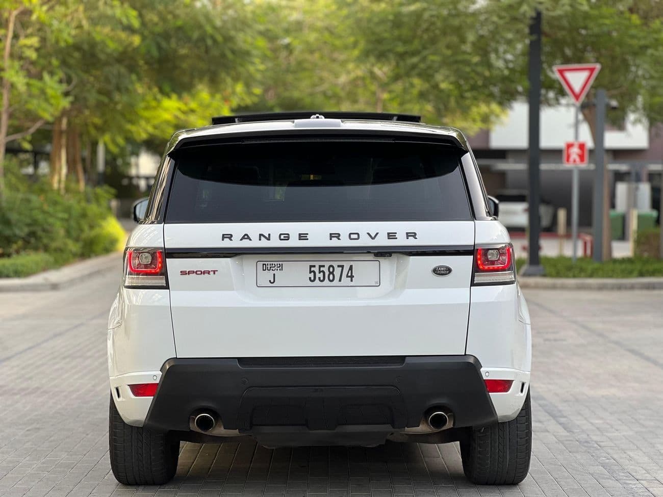 2016 Land Rover Range Rover Sport HSE thumbnail 5
