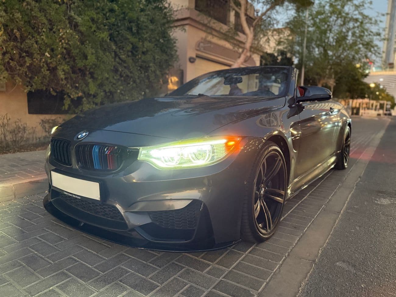 2015 BMW M4 STANDARD thumbnail 2