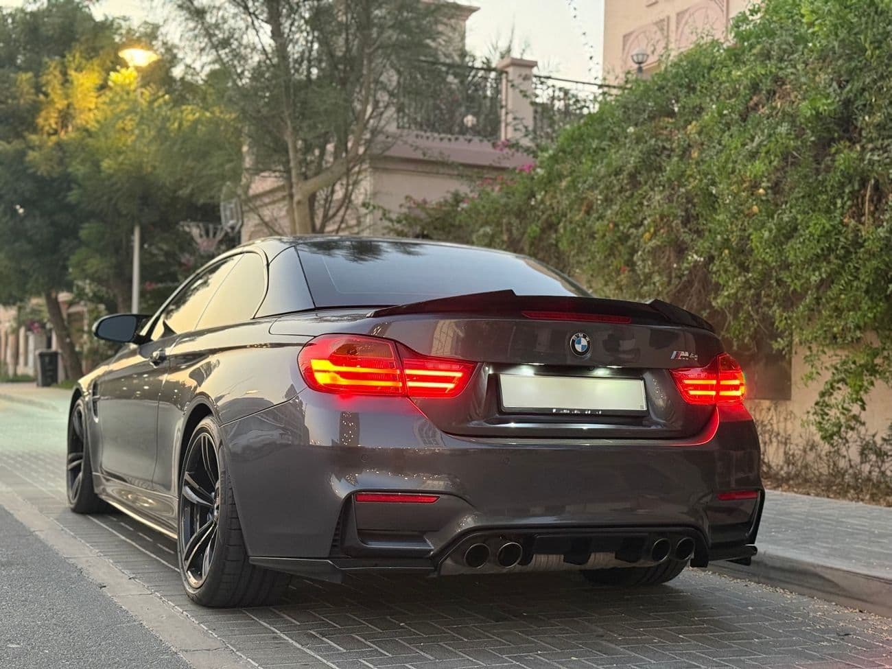2015 BMW M4 STANDARD thumbnail 6