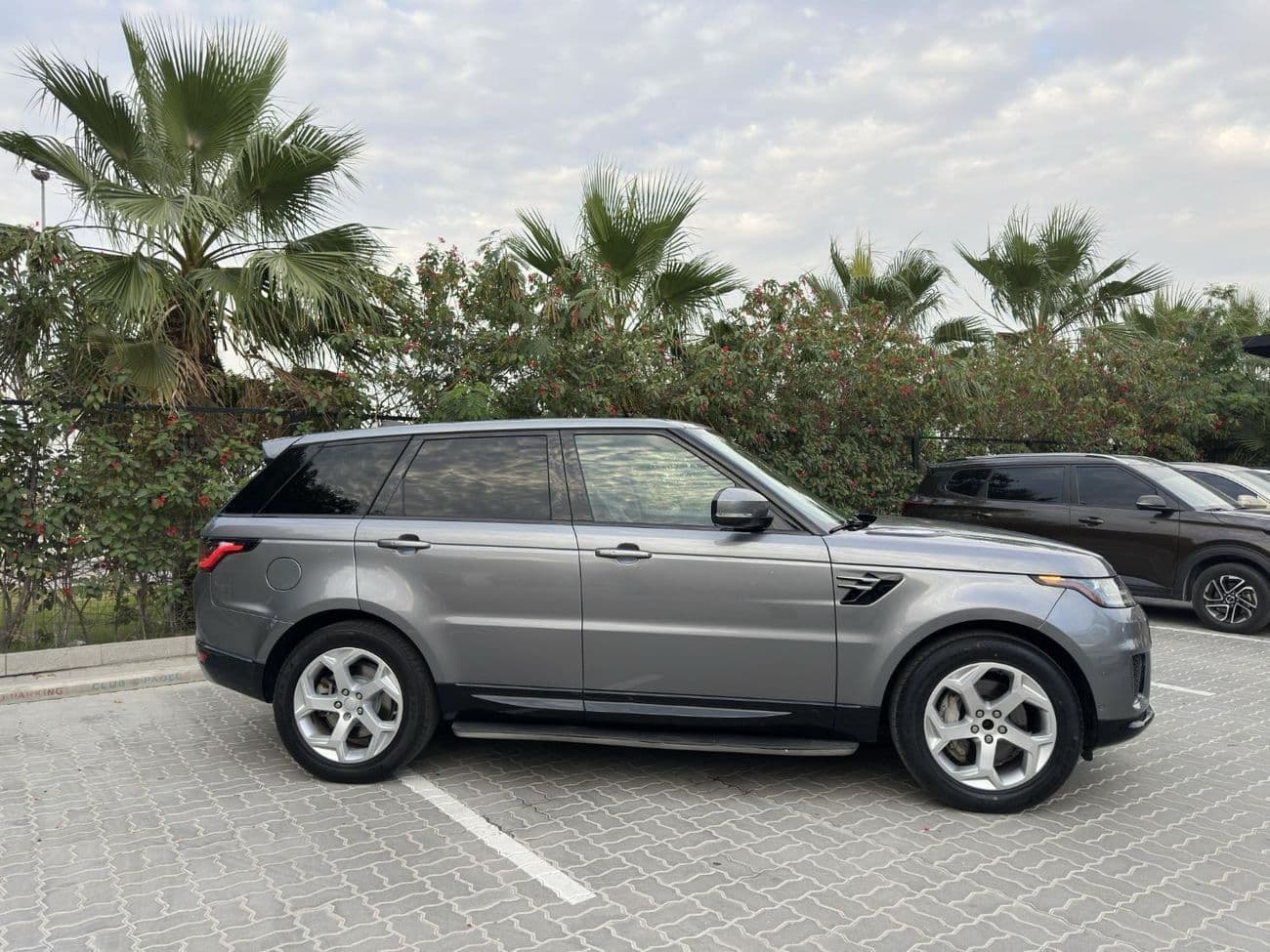 2020 Land Rover Range Rover Sport HSE DYNAMIC thumbnail 3