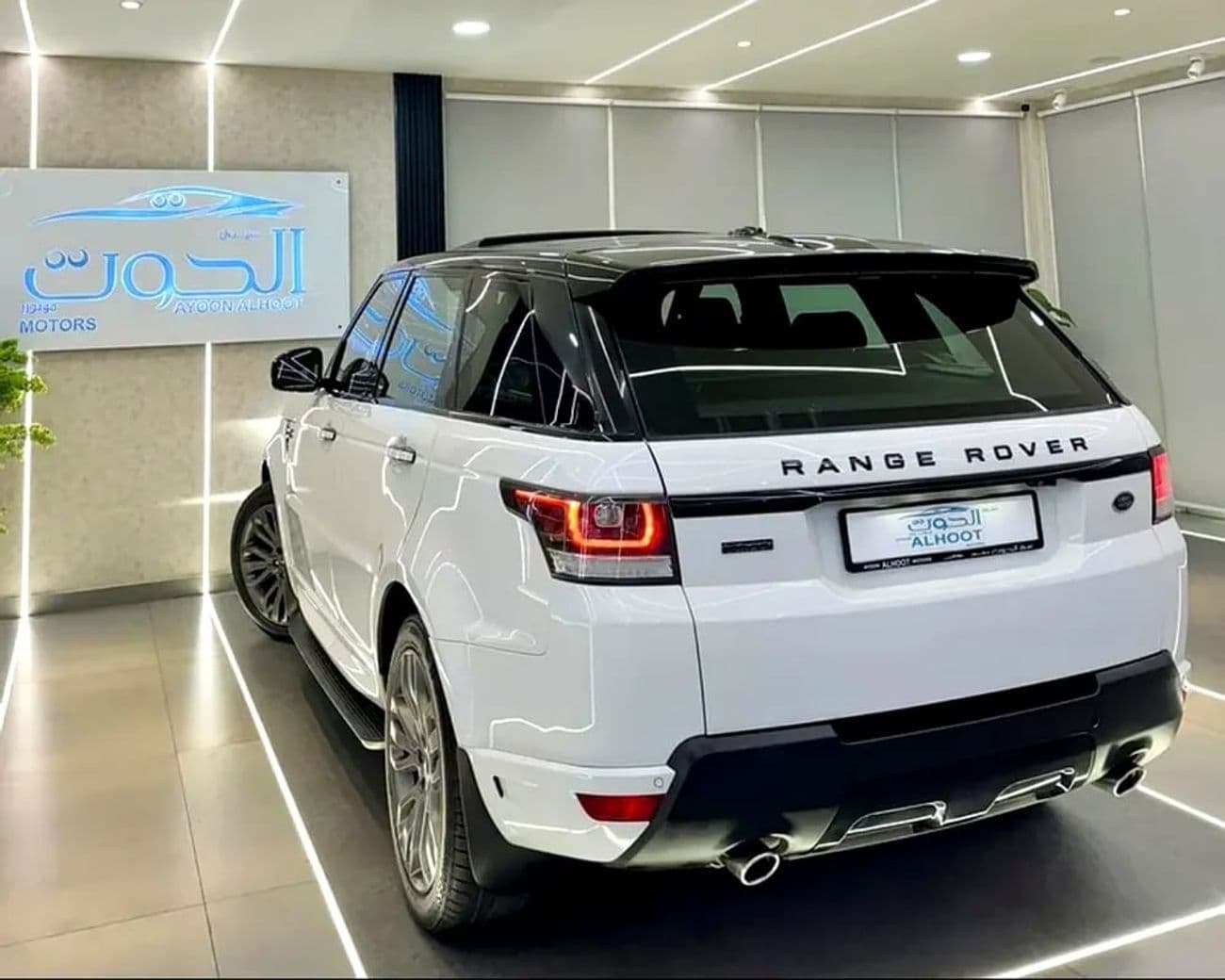 2017 Land Rover Range Rover Sport SUPERCHARGED thumbnail 4
