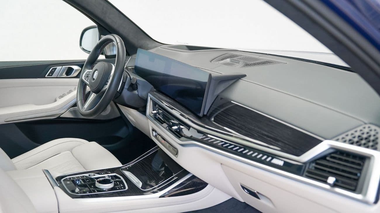 2025 BMW X7 M60i XDRIVE thumbnail 4