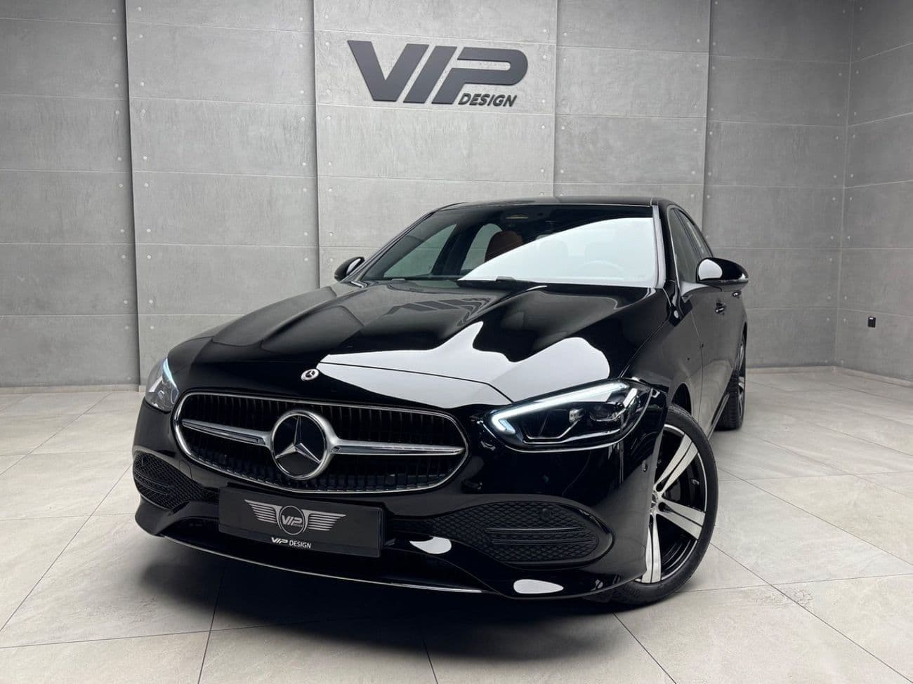 2025 Mercedes Benz C200 STANDARD thumbnail 3