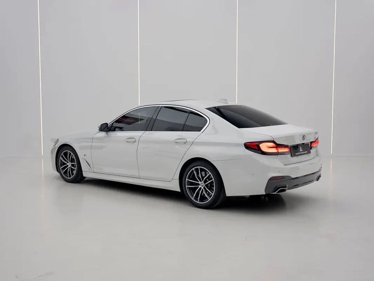 2021 BMW 523i 523i thumbnail 3