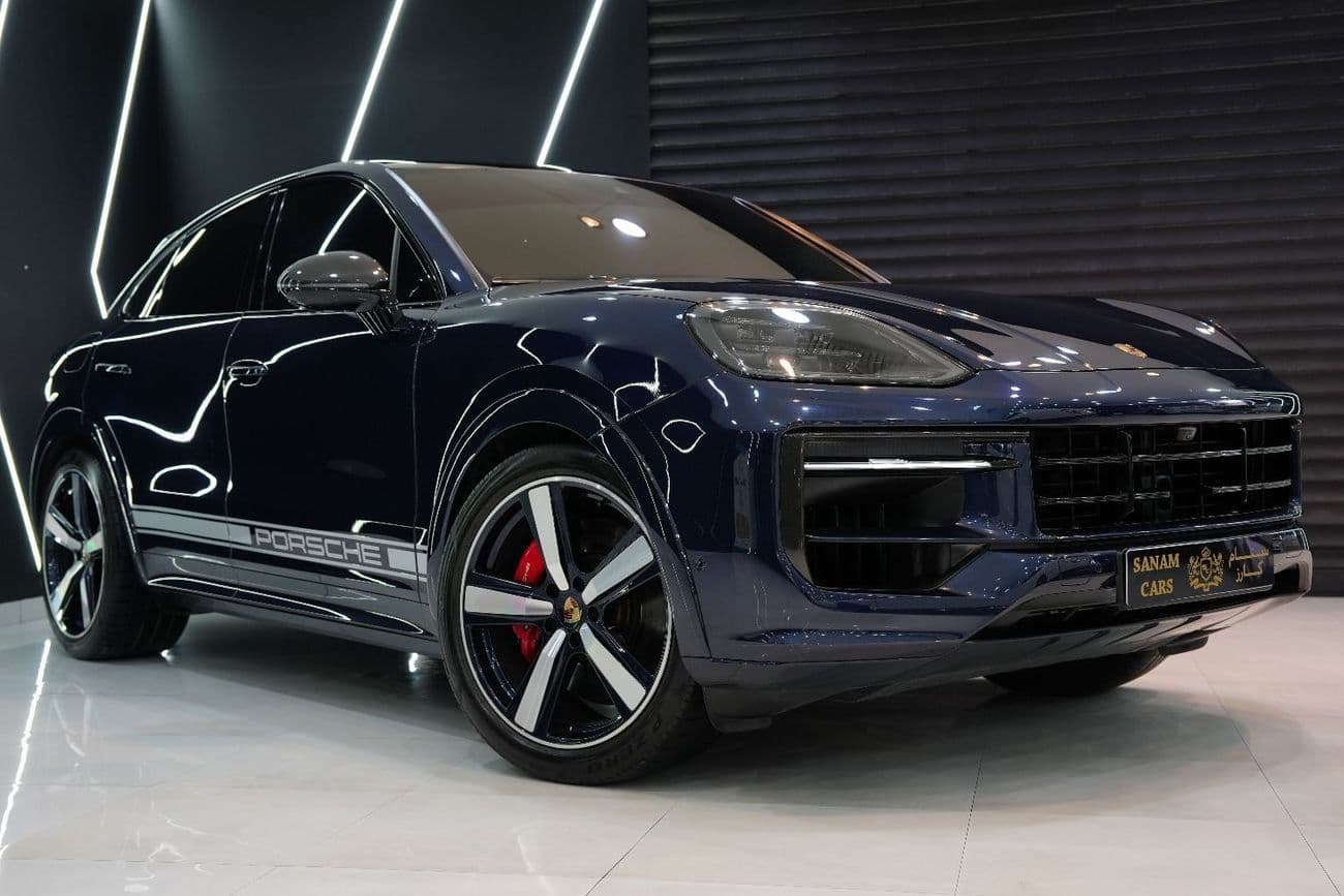 2025 Porsche Cayenne GTS thumbnail 3