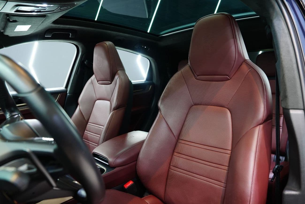 2025 Porsche Cayenne GTS thumbnail 6