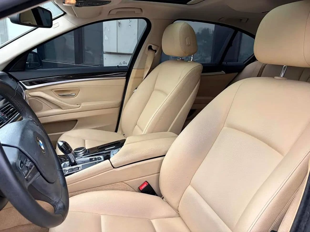 2015 BMW 520i LUXURY thumbnail 8