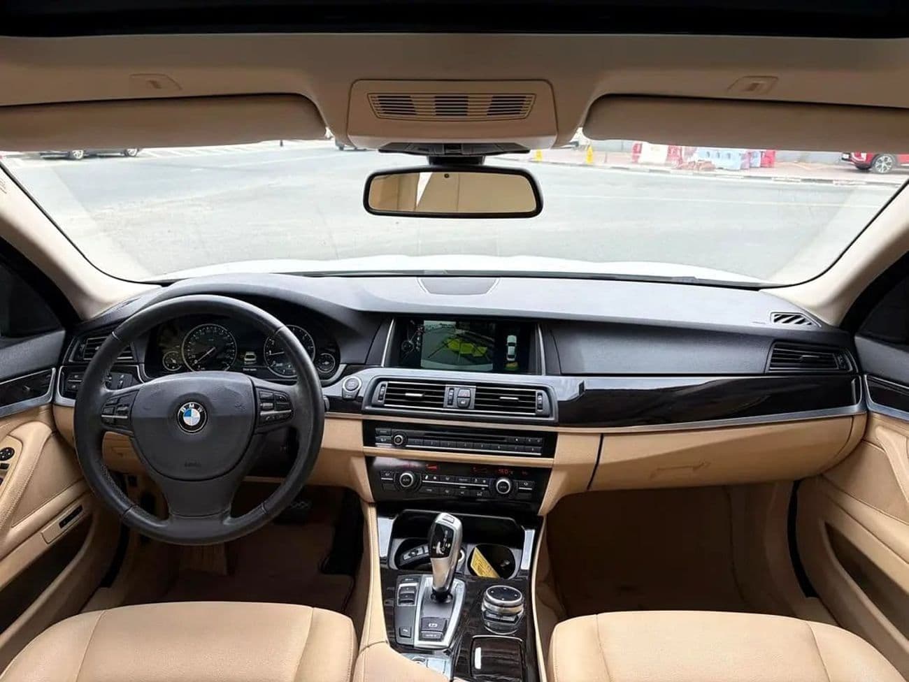 2015 BMW 520i LUXURY thumbnail 6