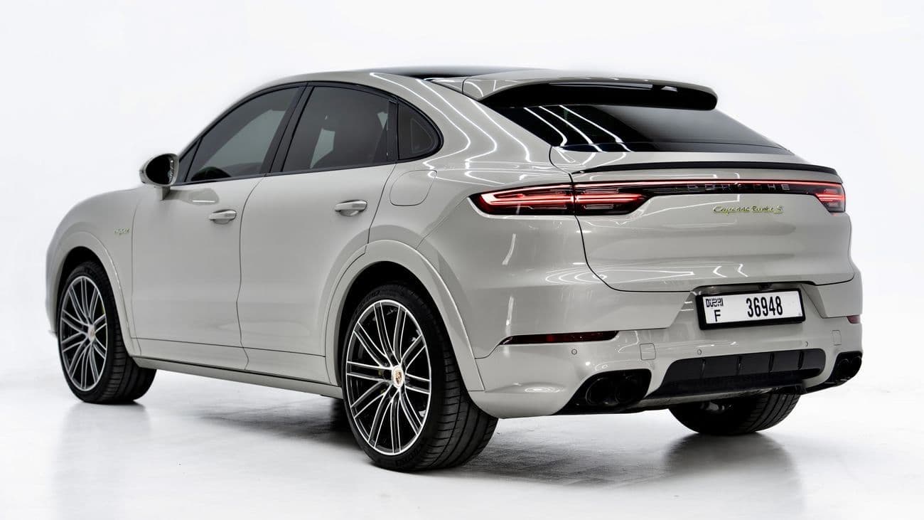 2021 Porsche Cayenne TURBO thumbnail 3