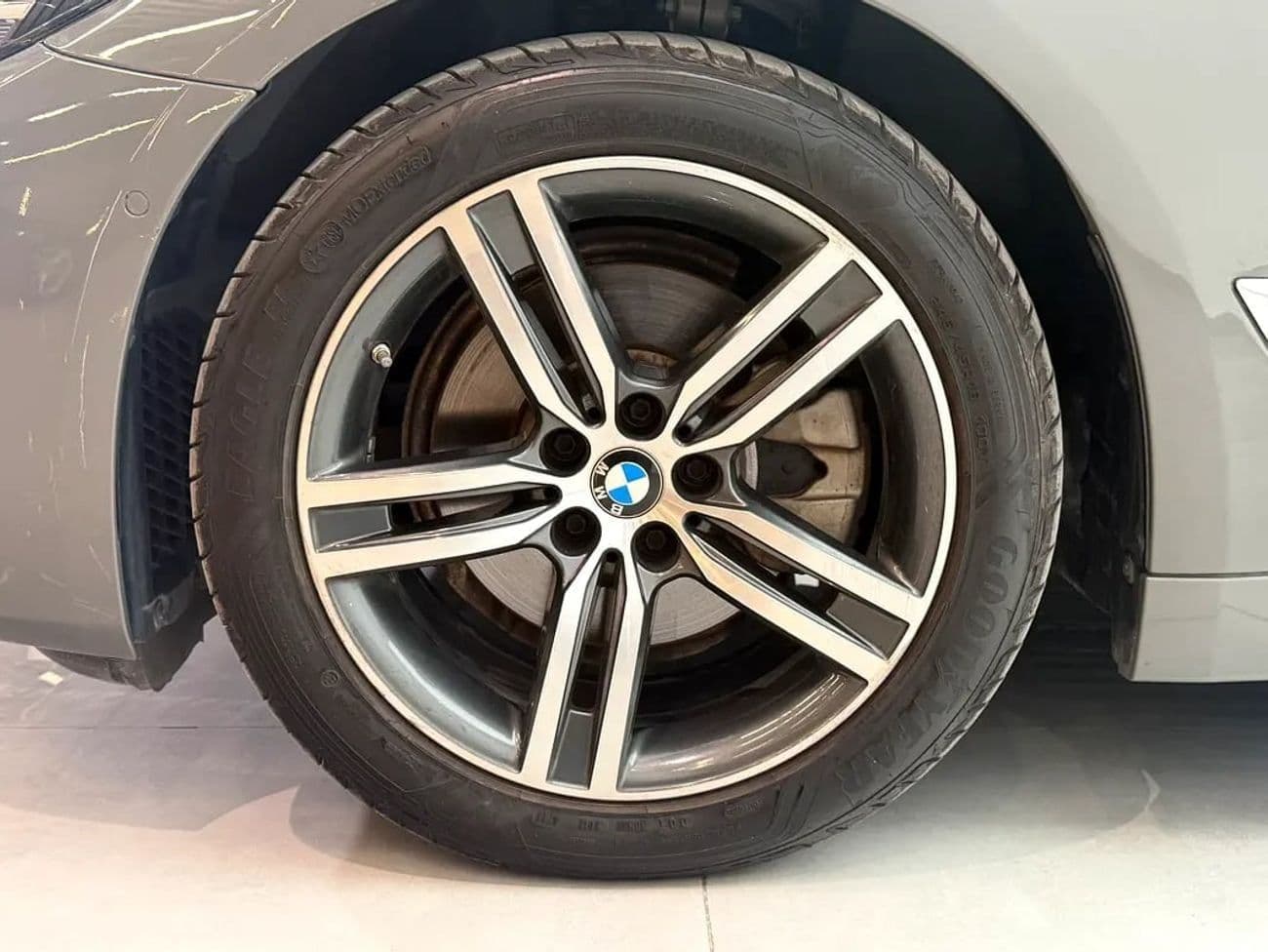 2021 BMW 520i JOY EDITION thumbnail 5