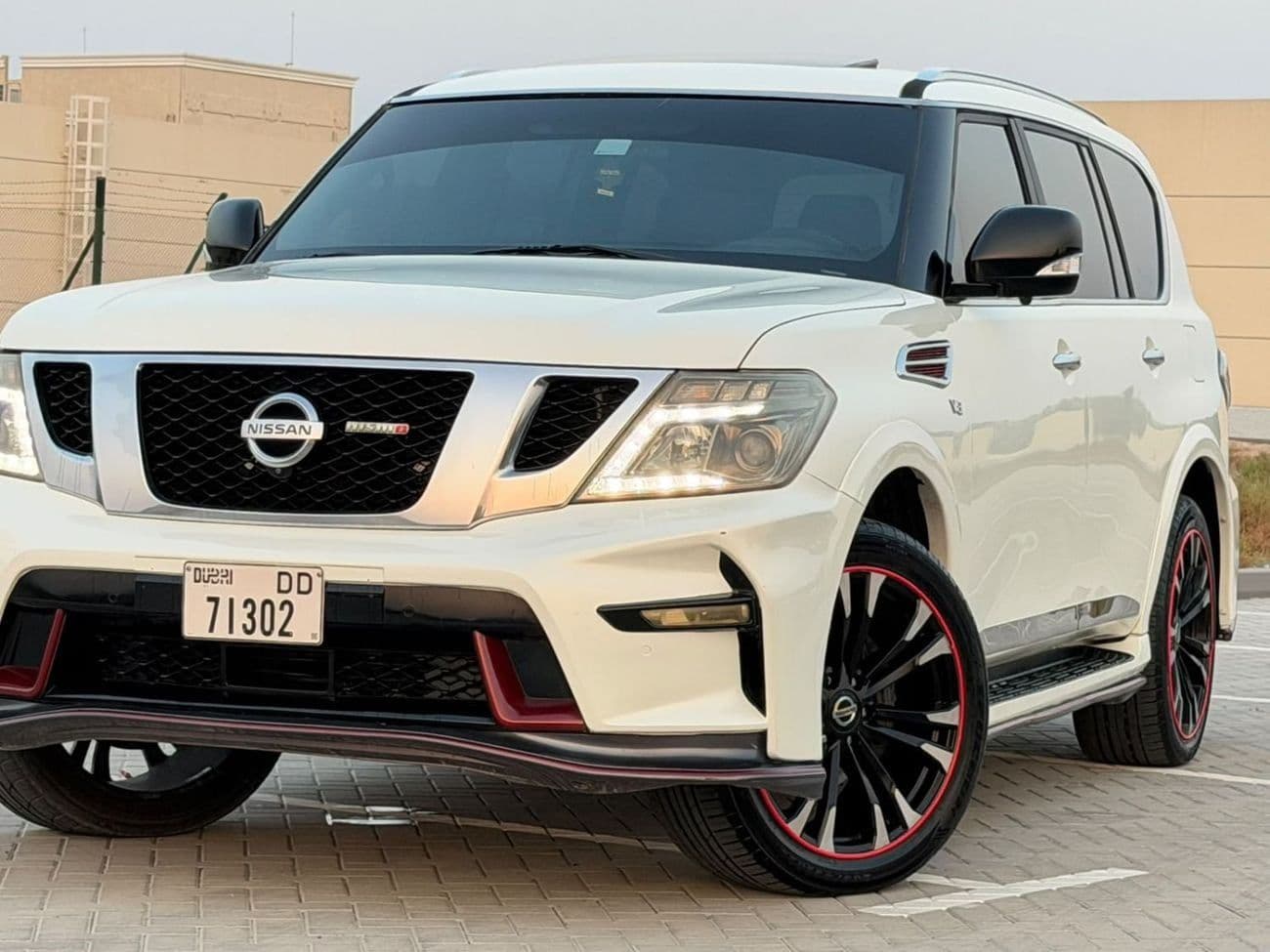 2017 Nissan Patrol NISMO thumbnail 6