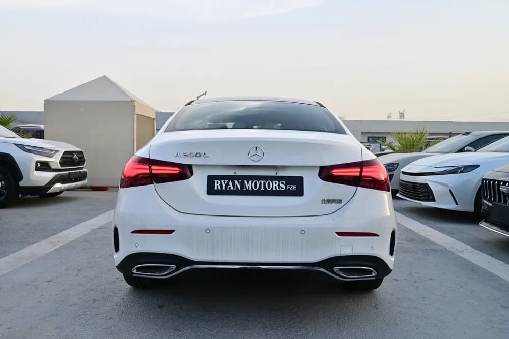 2025 Mercedes-Benz A-class Sedan 200 thumbnail 4
