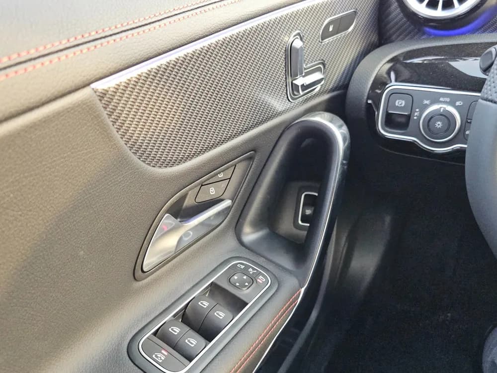 2025 Mercedes-Benz A-class Sedan 200 thumbnail 7