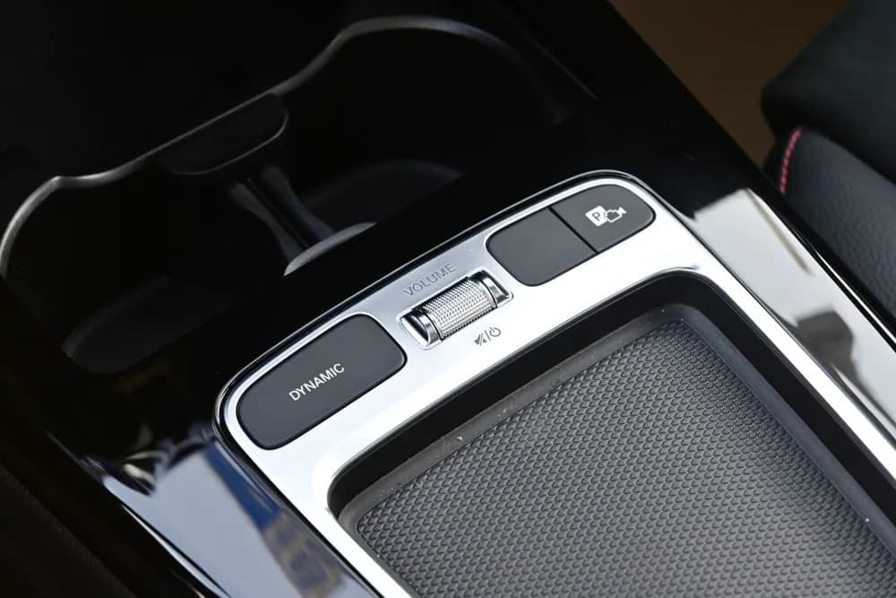 2025 Mercedes-Benz A-class Sedan 200 thumbnail 10