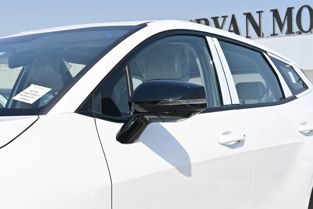 2025 Kia Sportage thumbnail 3