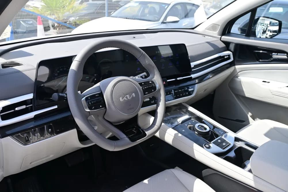 2025 Kia Sportage thumbnail 8