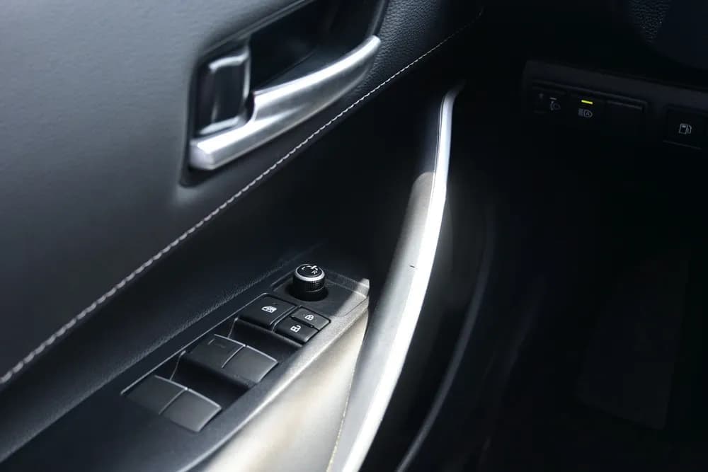 2025 Toyota Corolla thumbnail 8