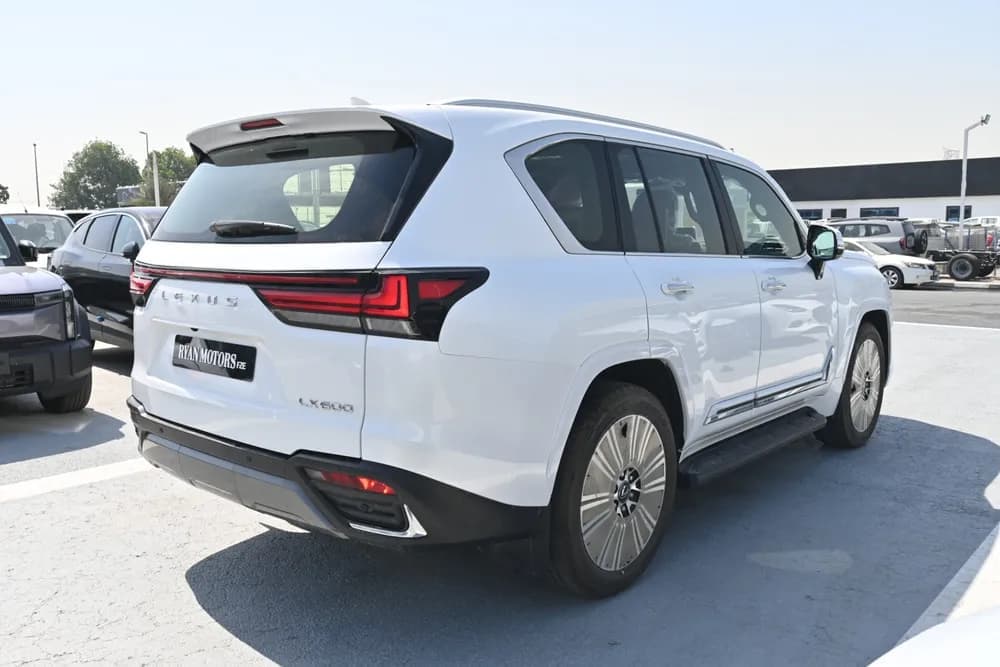 2025 Lexus LX 600 thumbnail 4