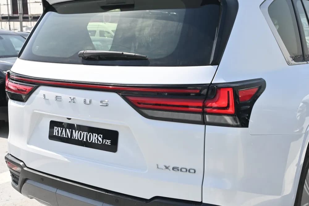 2025 Lexus LX 600 thumbnail 5