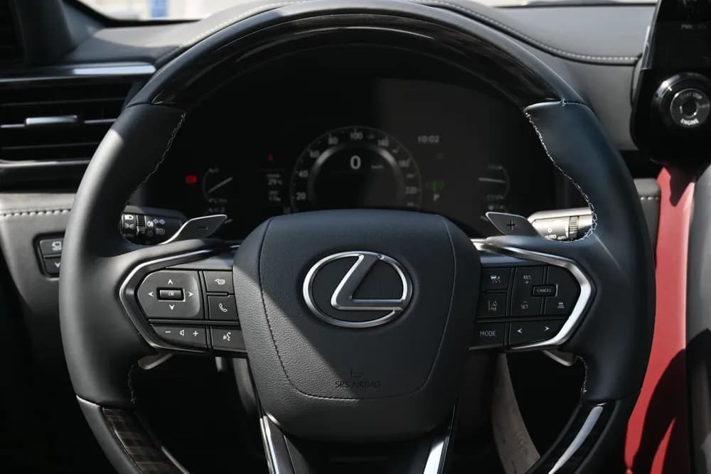 2025 Lexus LX 600 thumbnail 9