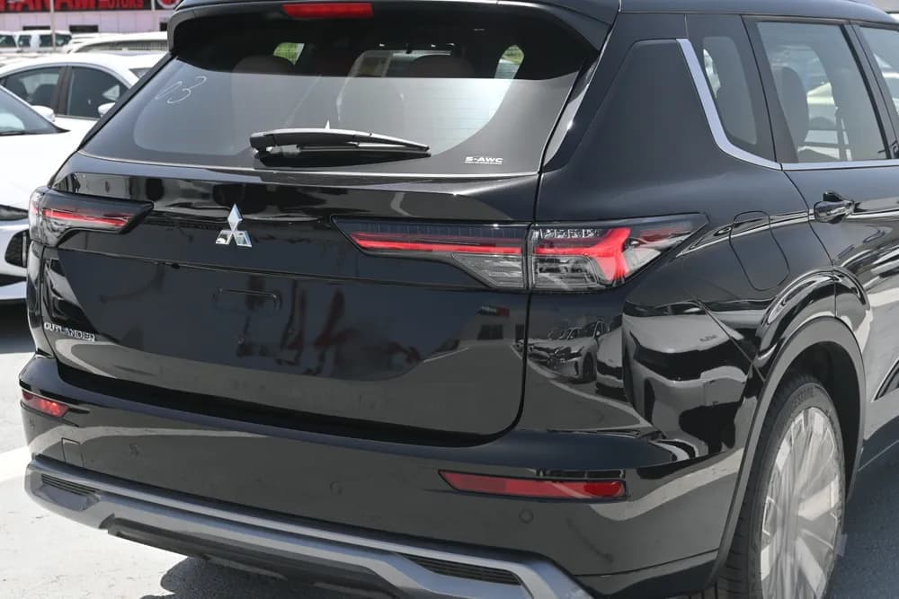 2026 Mitsubishi Outlander thumbnail 2