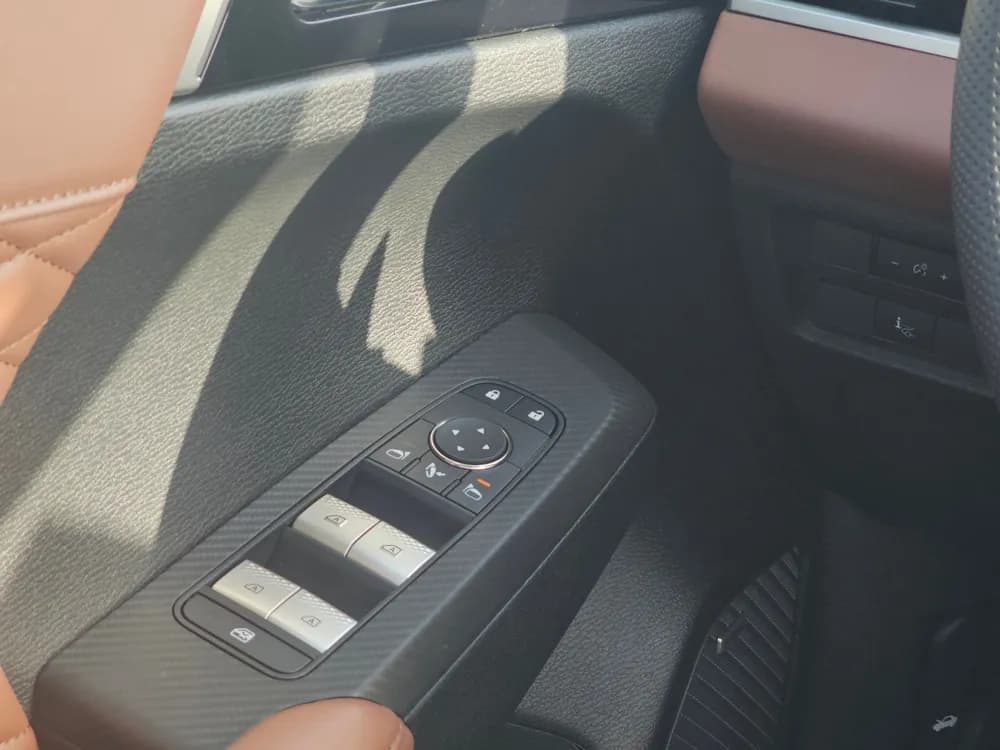 2026 Mitsubishi Outlander thumbnail 4