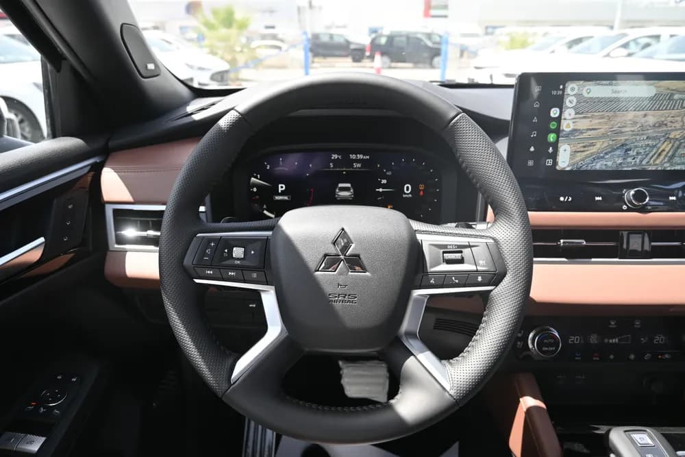 2026 Mitsubishi Outlander thumbnail 5