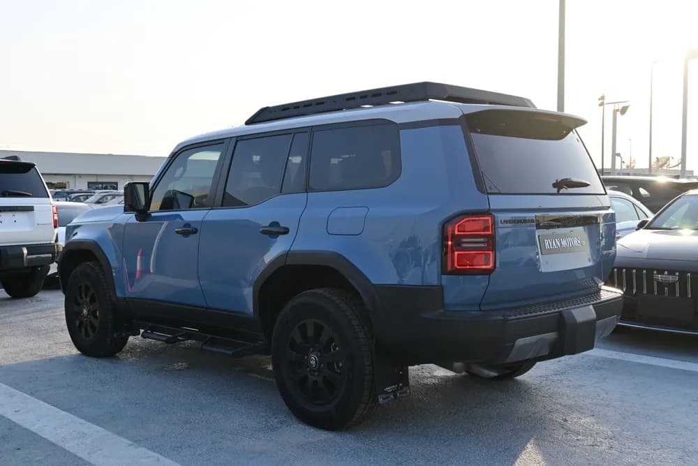 2024 Toyota Land Cruiser Prado thumbnail 4