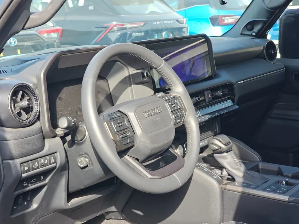 2024 Toyota Land Cruiser Prado thumbnail 7