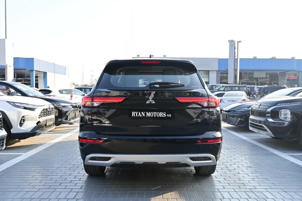 2025 Mitsubishi Outlander thumbnail 4