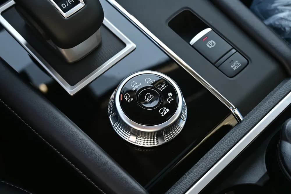 2025 Mitsubishi Outlander thumbnail 7