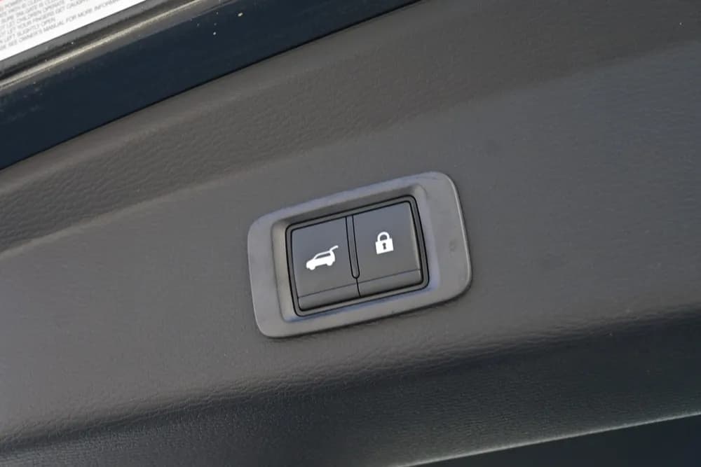 2025 Mitsubishi Outlander thumbnail 10