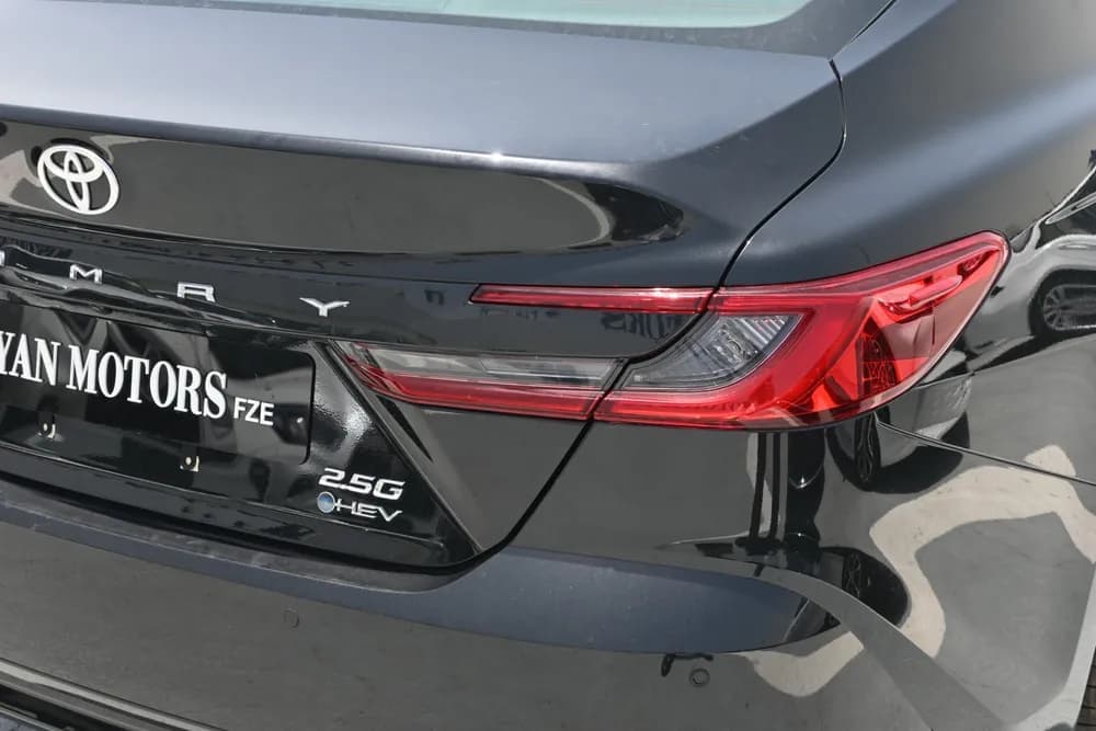 2025 Toyota Camry thumbnail 8