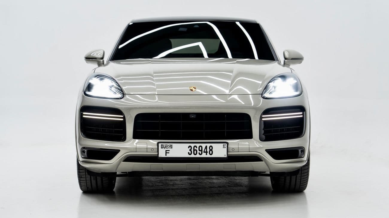 2021 Porsche Cayenne TURBO thumbnail 2