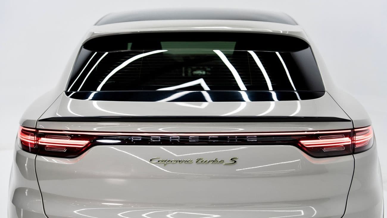 2021 Porsche Cayenne TURBO thumbnail 5