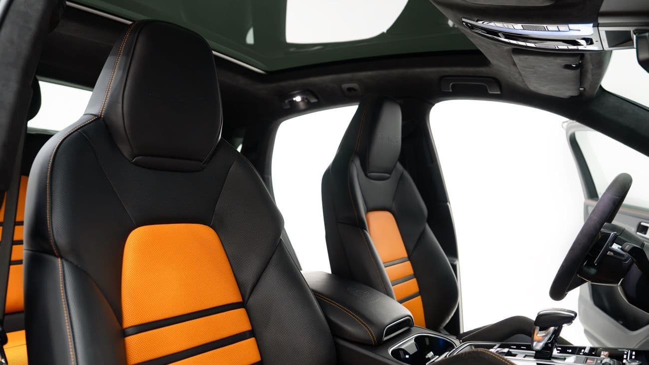 2021 Porsche Cayenne TURBO thumbnail 6