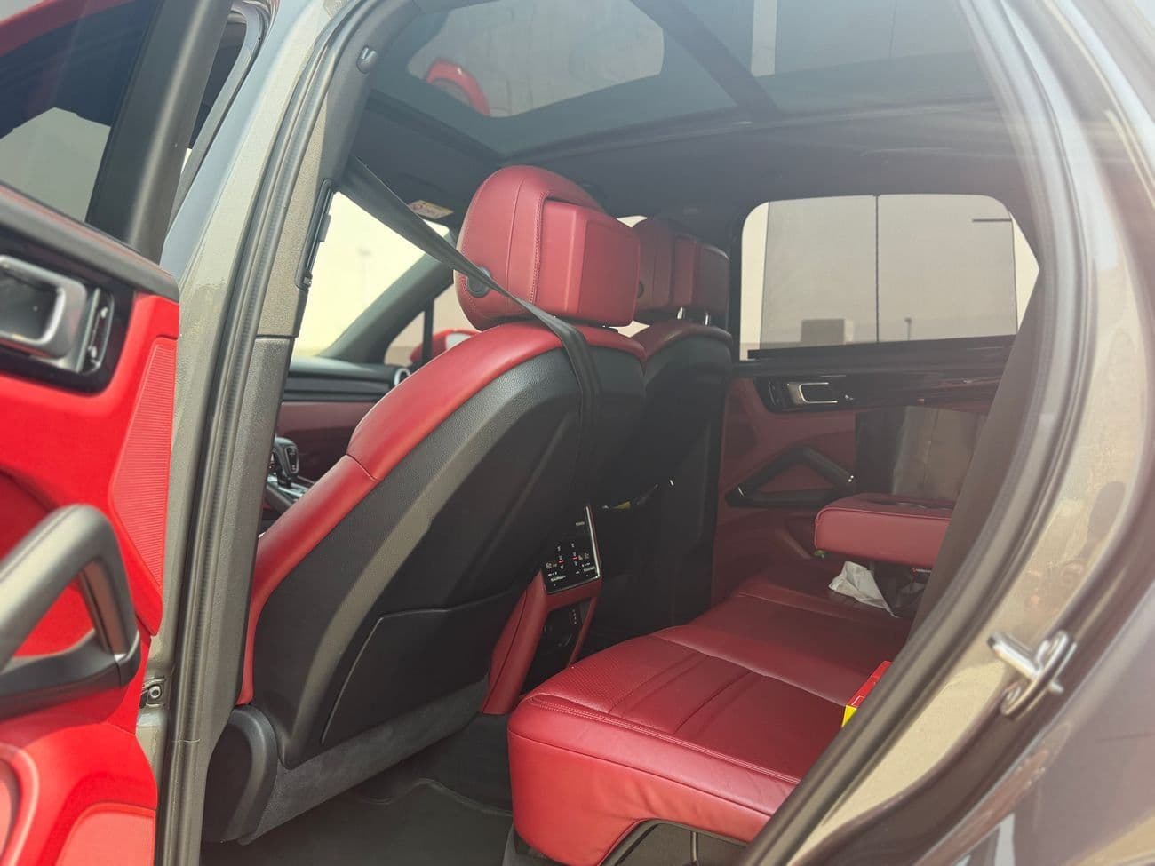 2019 Porsche Cayenne STANDARD thumbnail 8