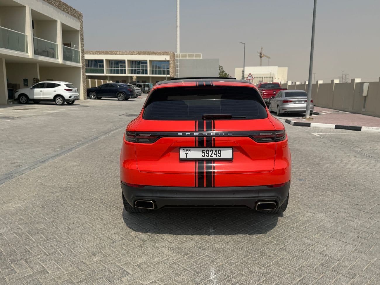 2019 Porsche Cayenne STANDARD thumbnail 3