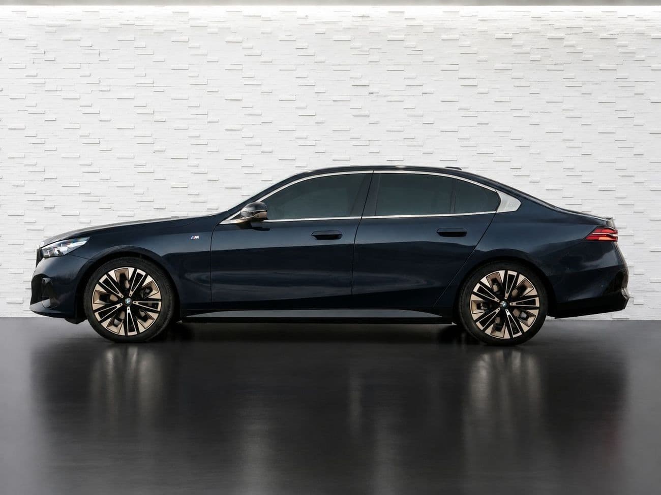 2024 BMW 520i M SPORT thumbnail 8