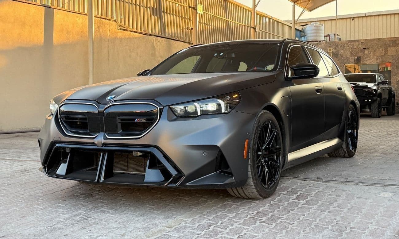 2025 BMW M5 STANDARD thumbnail 3
