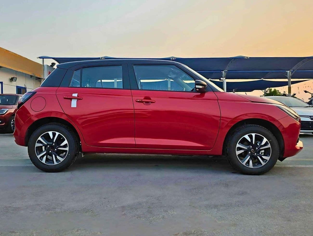 2025 Suzuki Swift GLX thumbnail 2