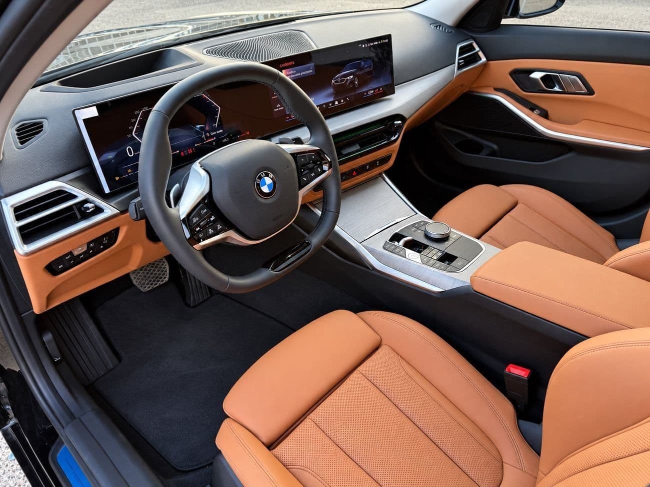 2025 BMW 320i M SPORT