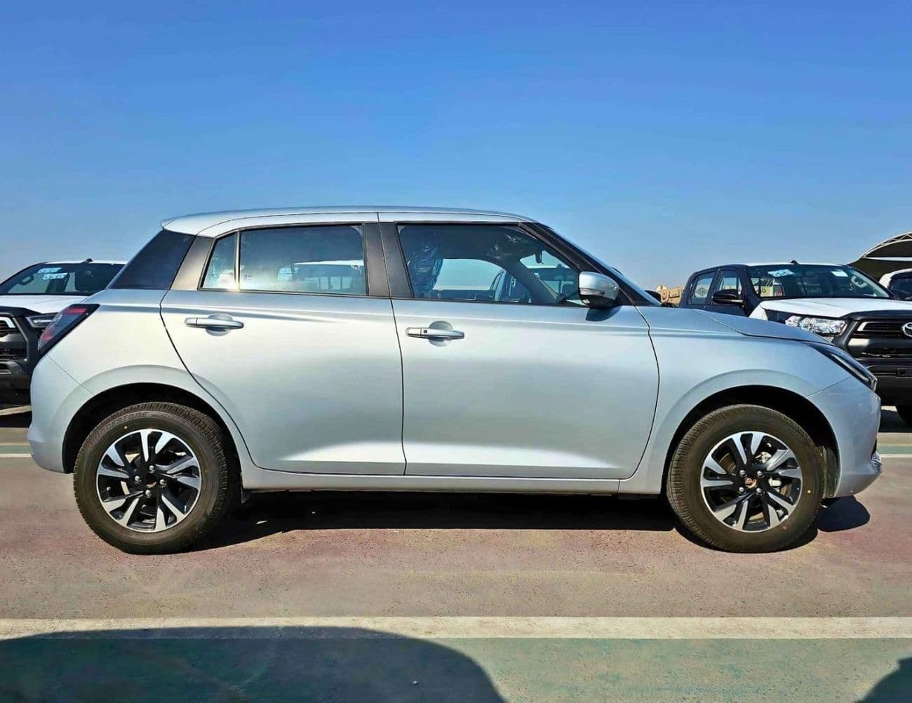 2026 Suzuki Swift GLX thumbnail 2