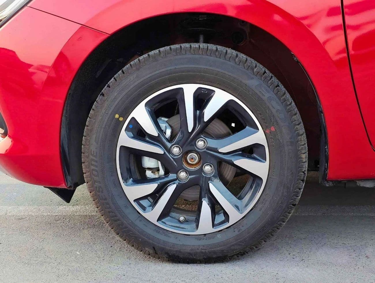 2025 Suzuki Swift GLX thumbnail 8