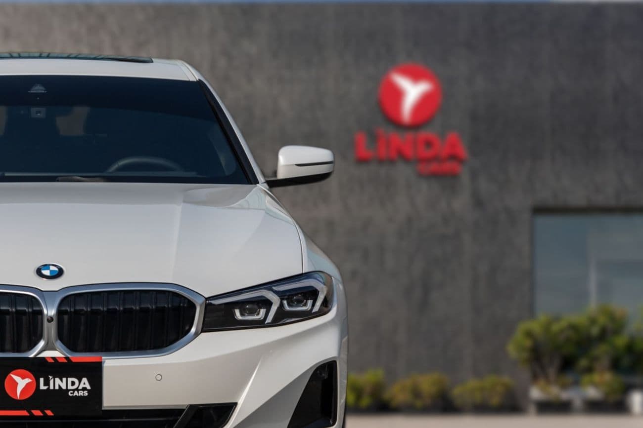 2025 BMW 318i Excellence thumbnail 3