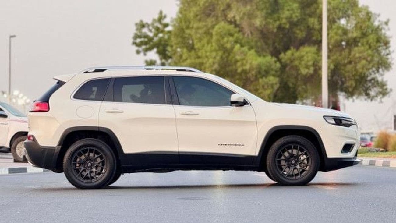 2019 Jeep Cherokee LIMITED thumbnail 5