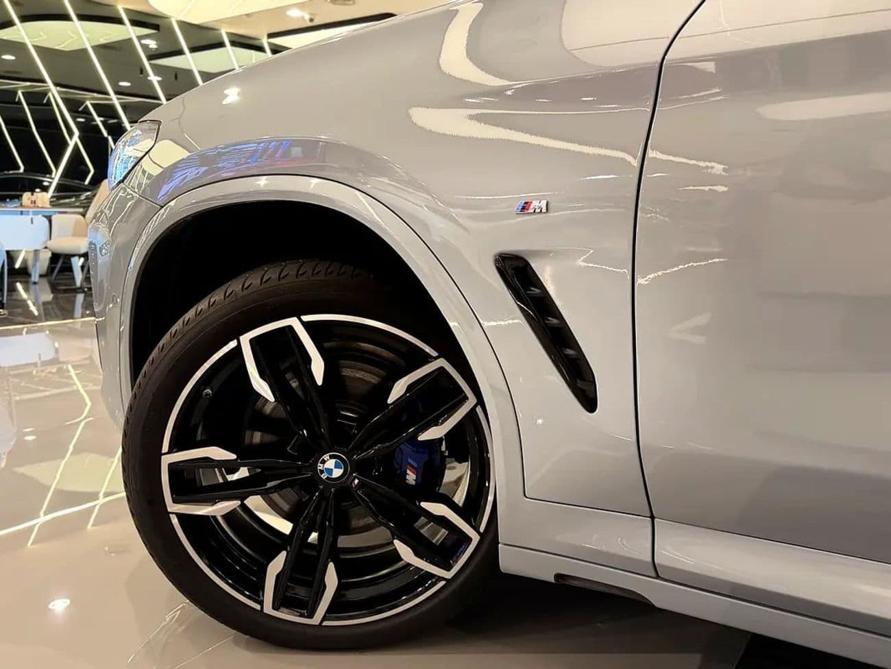 2025 BMW X4 M40I thumbnail 5