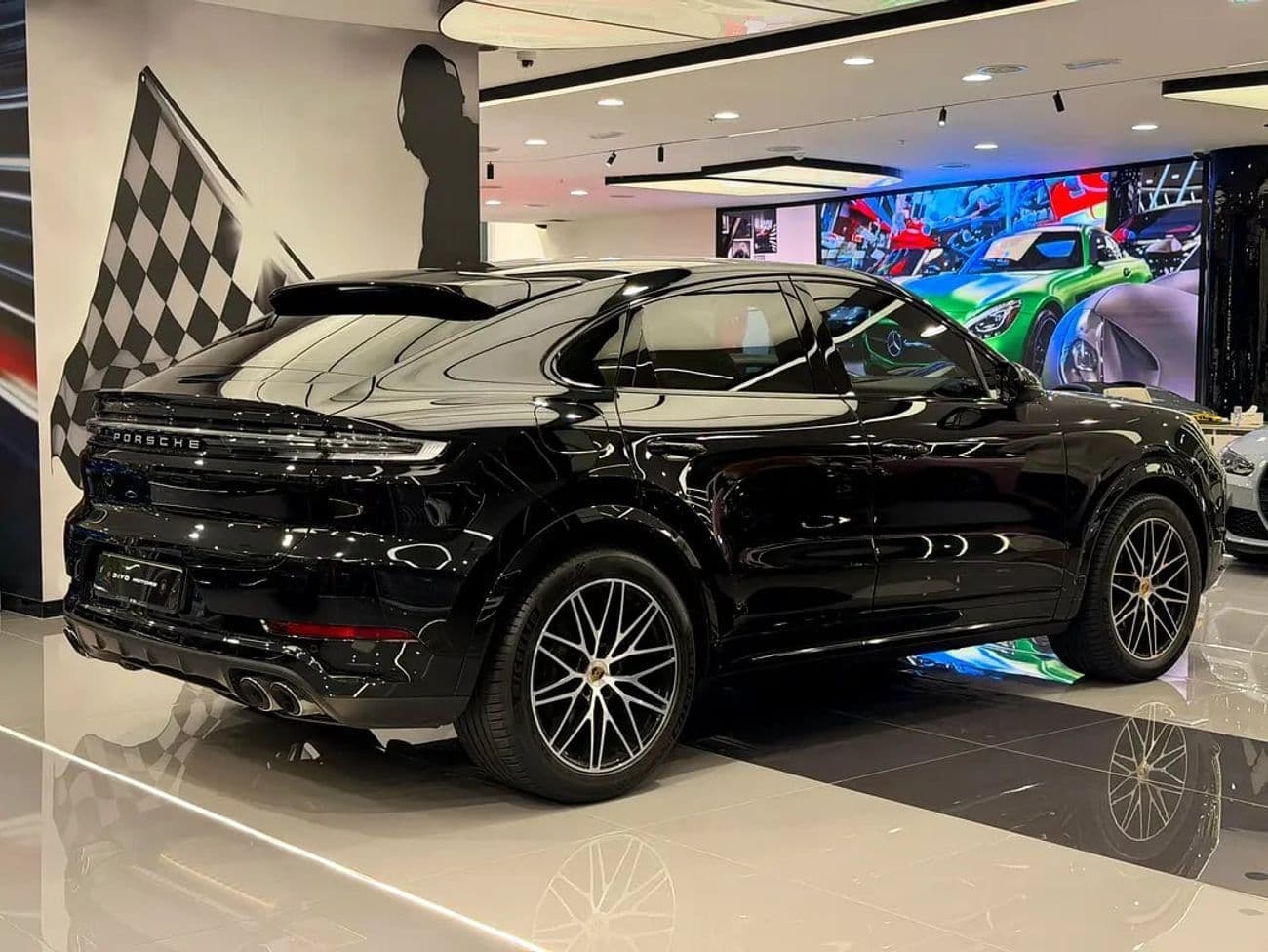 2024 Porsche Cayenne STANDARD thumbnail 2