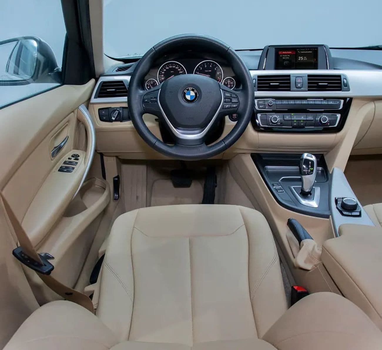 2018 BMW 318i STANDARD thumbnail 5